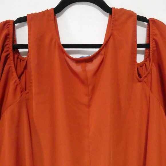 TORRID | size 2 | Rusty Orange Short Sleeve Blouse | Cold Shoulder - Picture 9 of 12